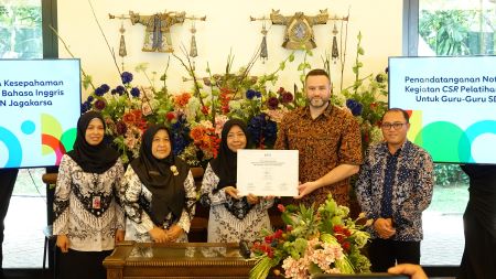 Dukung Visi Indonesia Emas 2045, EF Kids & Teens Resmikan Center ke-100